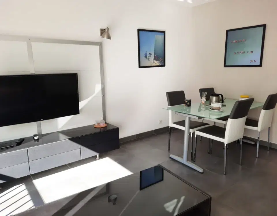 salon séjour logement le palais quimper