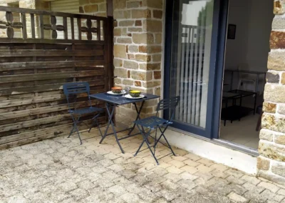 Profitez de la terrasse pour prendre vos repas en extérieur au centre de Quimper