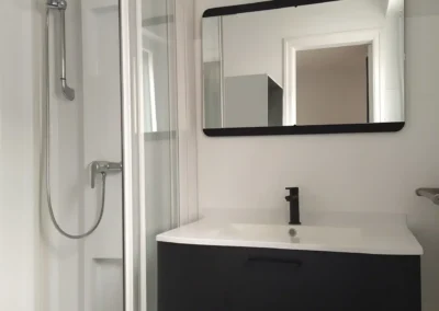 salle d'eau moderne location Ty Nevet Quimper