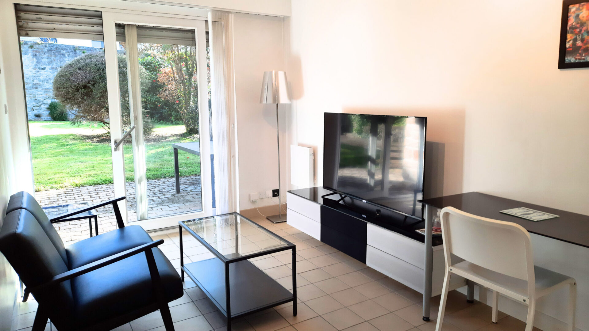 Salon-chambre-cocoon-16-9 Homelidays Quartier historique Quimper