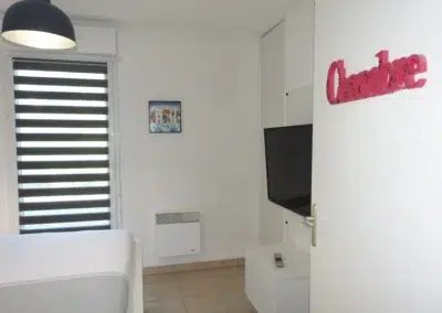 Chambre au calme avec TV à pont l'abbé